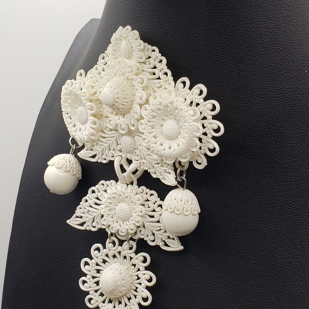 Antique Victorian Celluloid‎ Dangle Brooch Filigree White Ball Drop Pin Acrylic